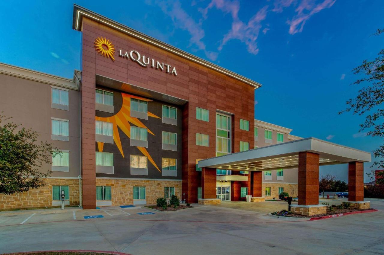 La Quinta Inn & Suites By Wyndham Northlake Ft. Worth Elizabethtown Esterno foto